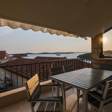 Penthouse In Old Dalmatian House - Flybridge Hvar Town Exterior foto
