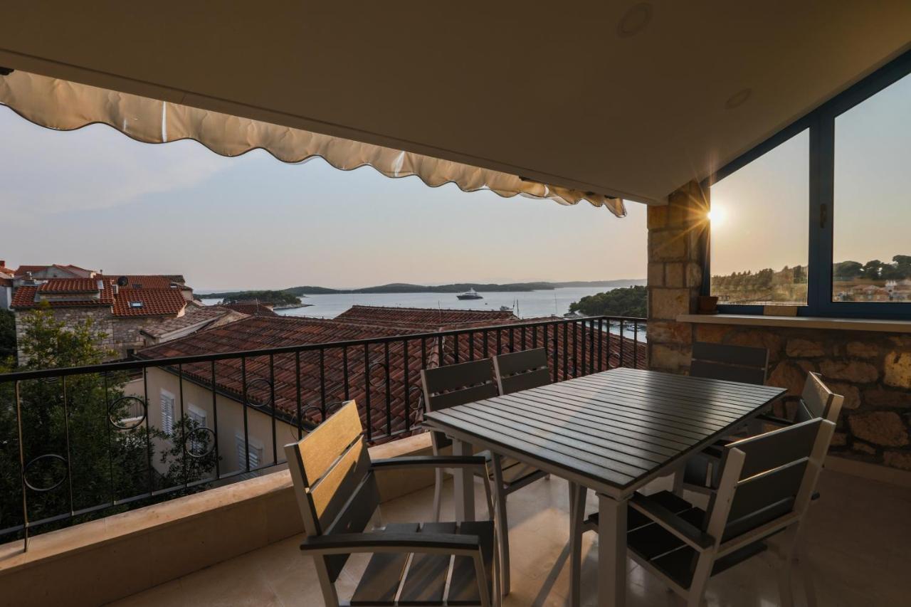 Penthouse In Old Dalmatian House - Flybridge Hvar Town Exterior foto