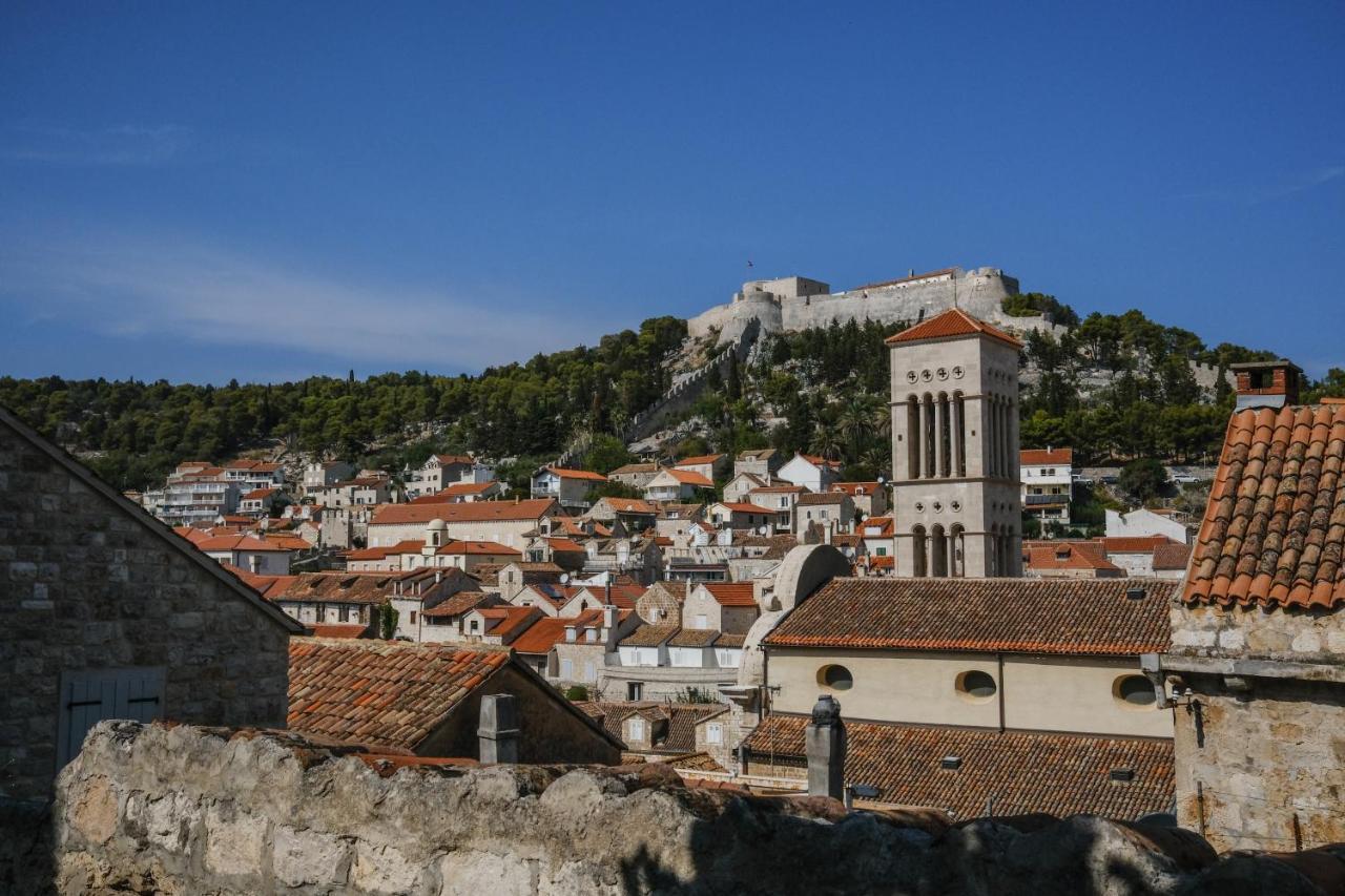 Penthouse In Old Dalmatian House - Flybridge Hvar Town Exterior foto