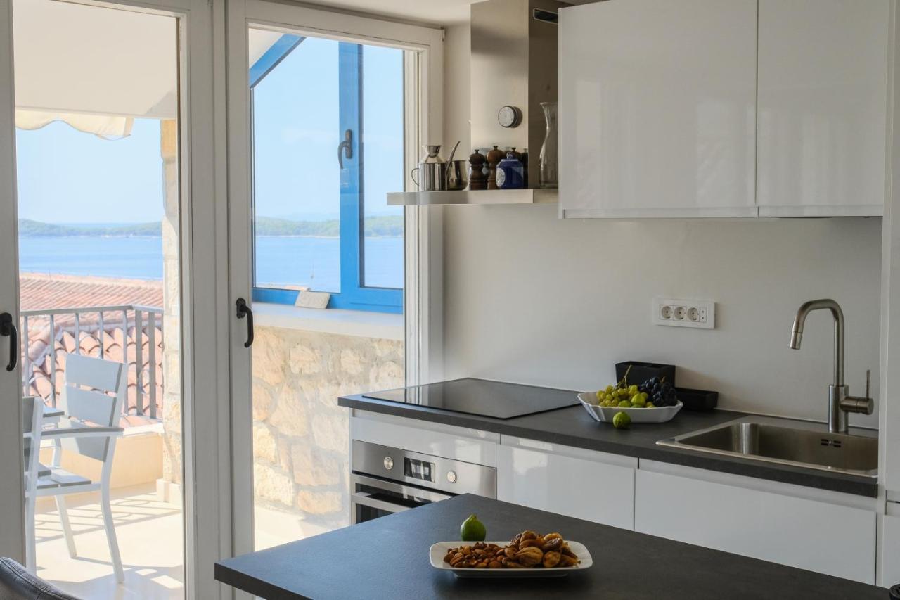 Penthouse In Old Dalmatian House - Flybridge Hvar Town Exterior foto