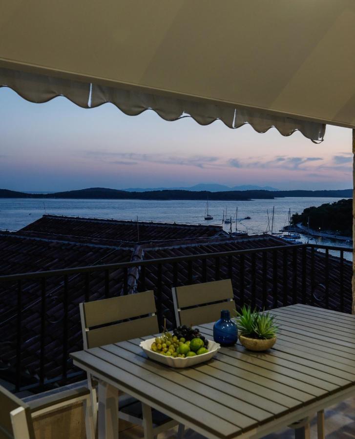 Penthouse In Old Dalmatian House - Flybridge Hvar Town Exterior foto