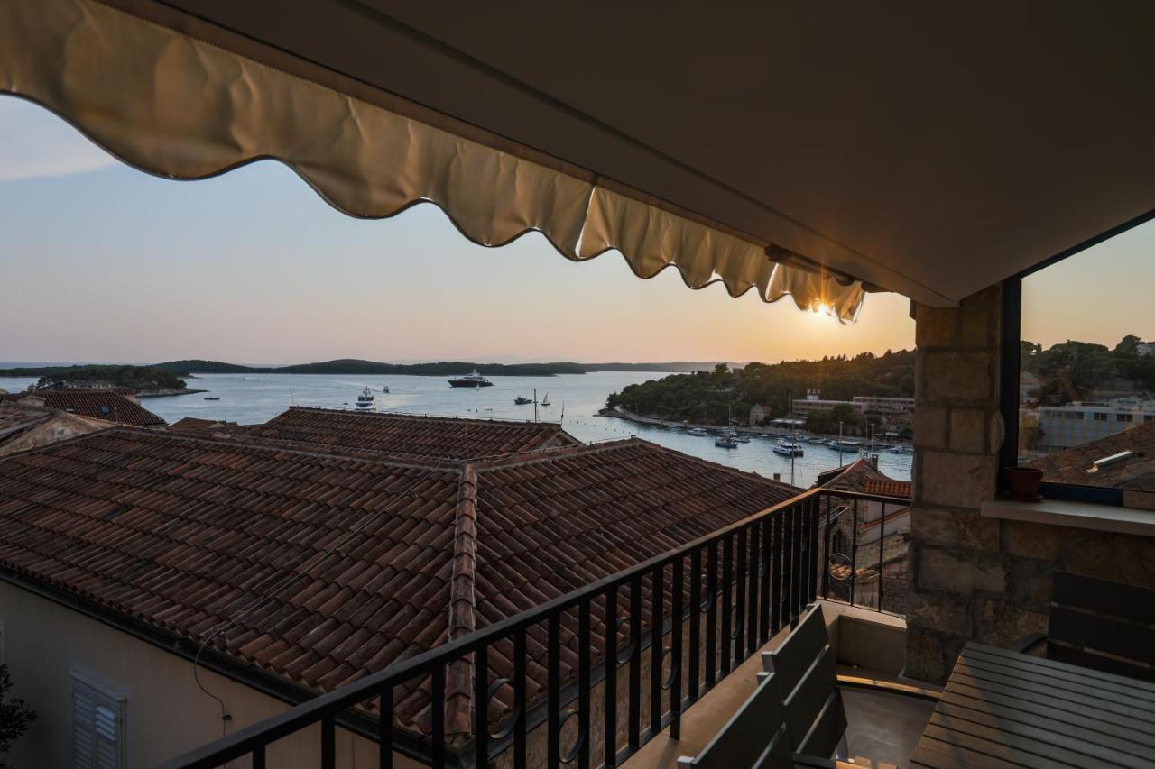 Penthouse In Old Dalmatian House - Flybridge Hvar Town Exterior foto