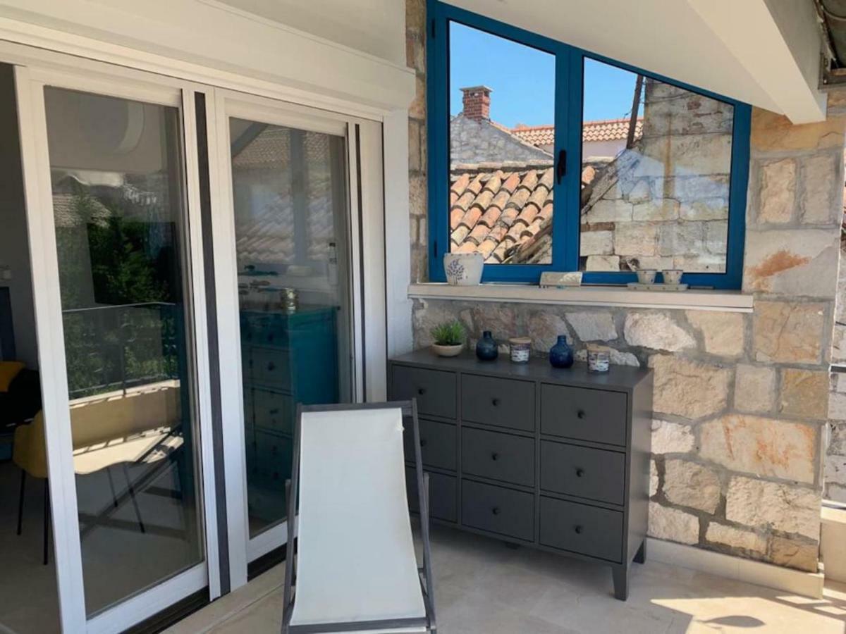 Penthouse In Old Dalmatian House - Flybridge Hvar Town Exterior foto